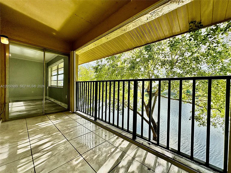 15430 SW 82nd Ln #633 — Photo 2