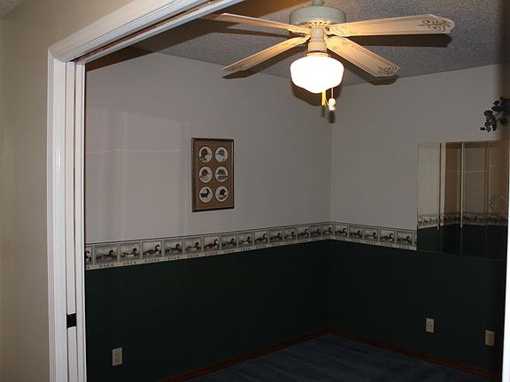 3rd image of 13841 Pleasantview Dr N