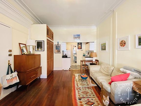4th image of 856 Carroll St #1F