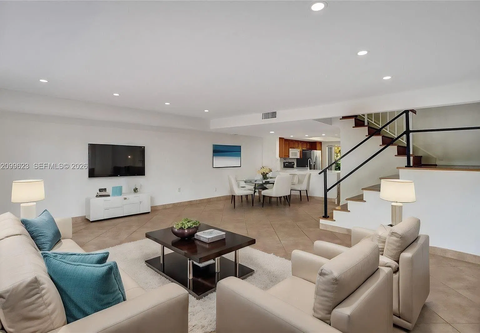 Lakeview Townhouses Condo — Photo 4