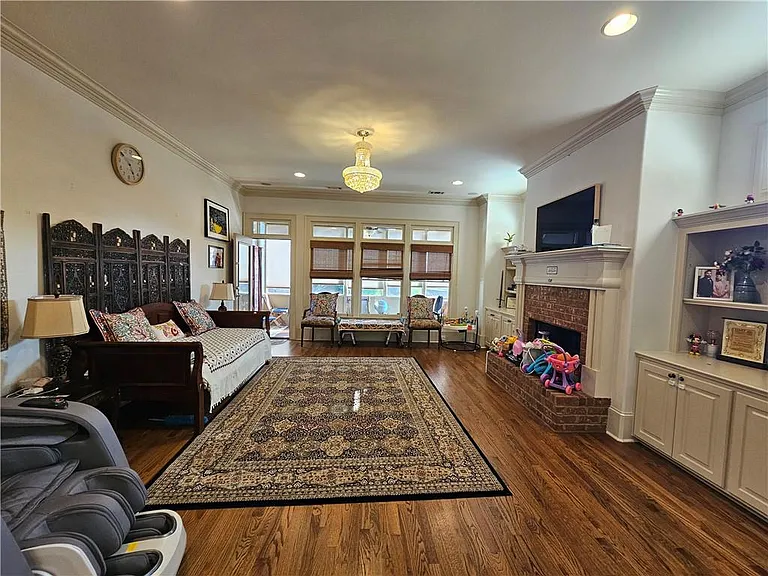 10924 Waters Rd — Photo 13