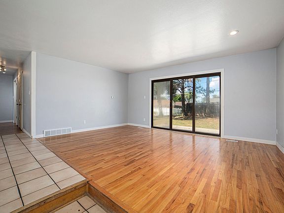 4th image of 7 Robertson Rd
