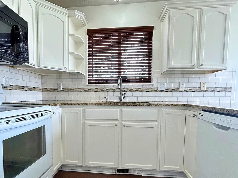 8045 N Plum Creek Dr #4 — Photo 10