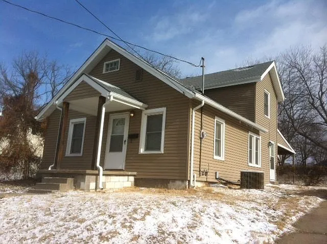 3933 Fisher St — Photo 1
