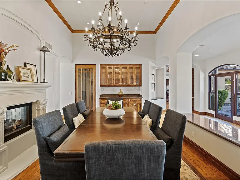 6346 E Mountain View Rd — Photo 9