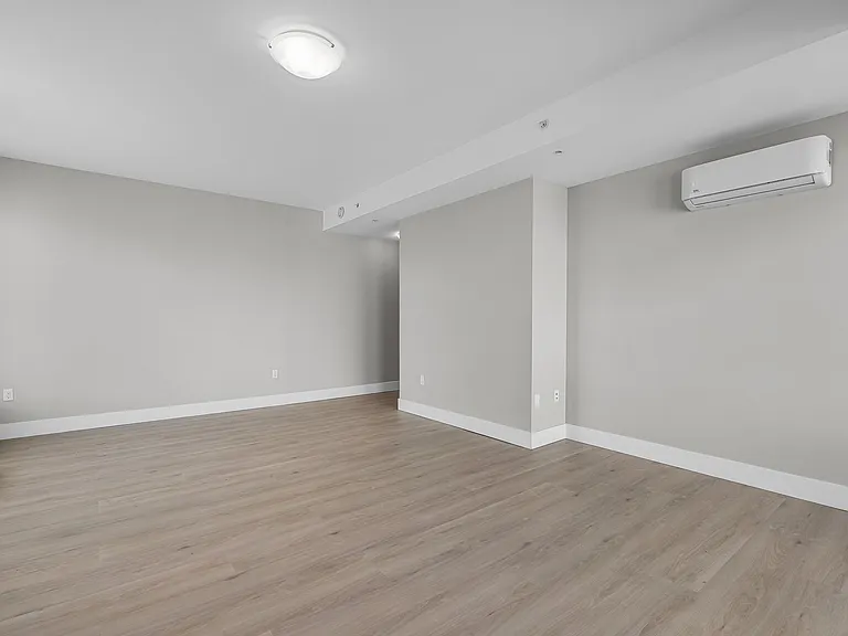 3569 Dutch Village Rd — Photo 93
