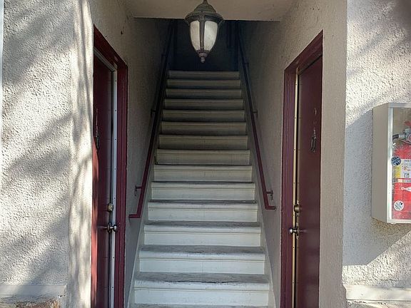 2nd image of 5826 Tujunga Ave APT 5