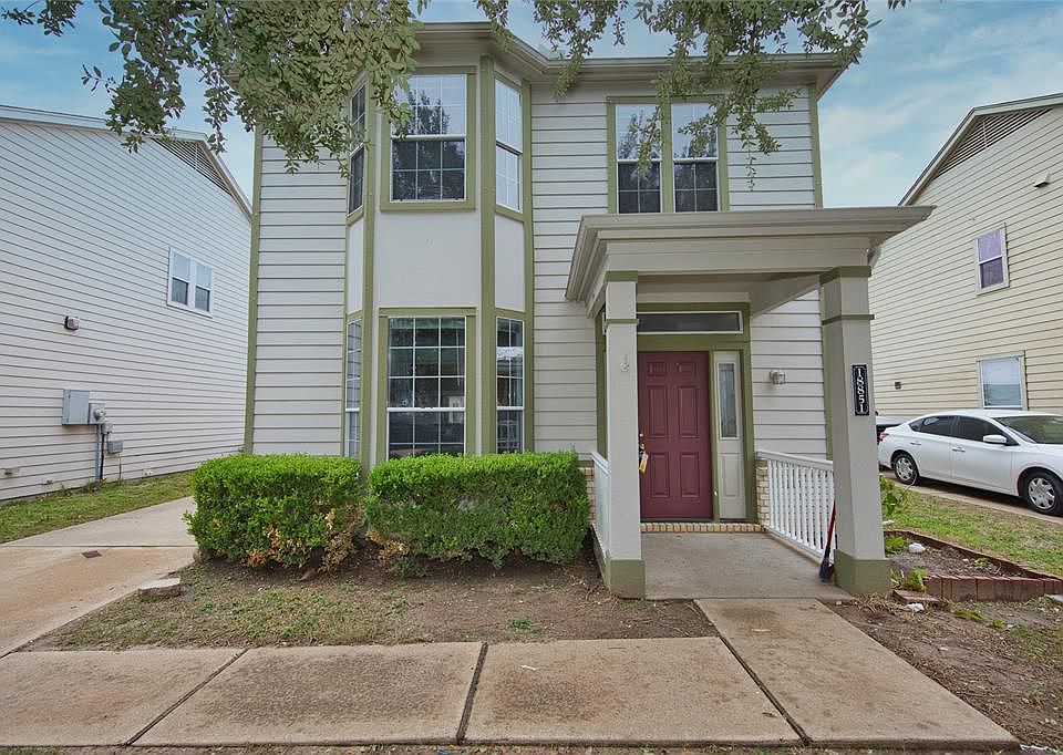 1st image of 18851 Sandelford Dr