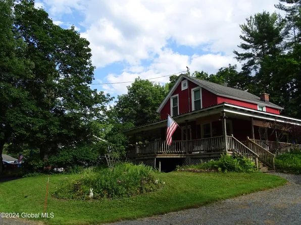 9 Cottage Street, Averill Park, NY 12018