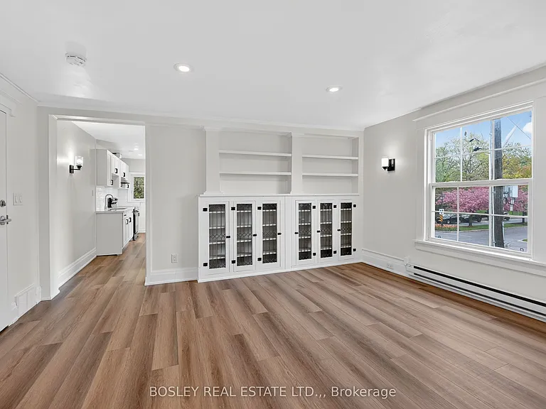4 Queen St #2 — Photo 3