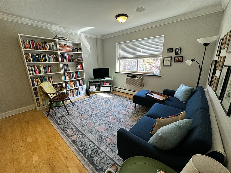 5454 Everett — Photo 28