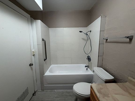 4th image of 2756 Rooke Ave #9