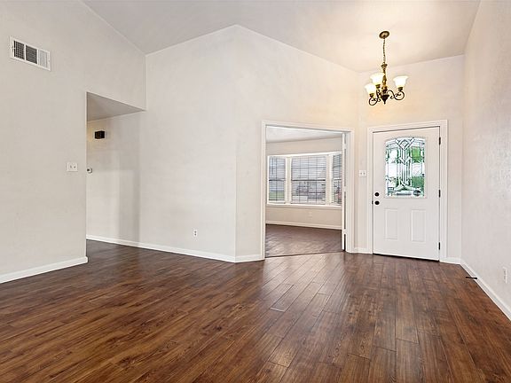 5th image of 1616 Wickford Dr