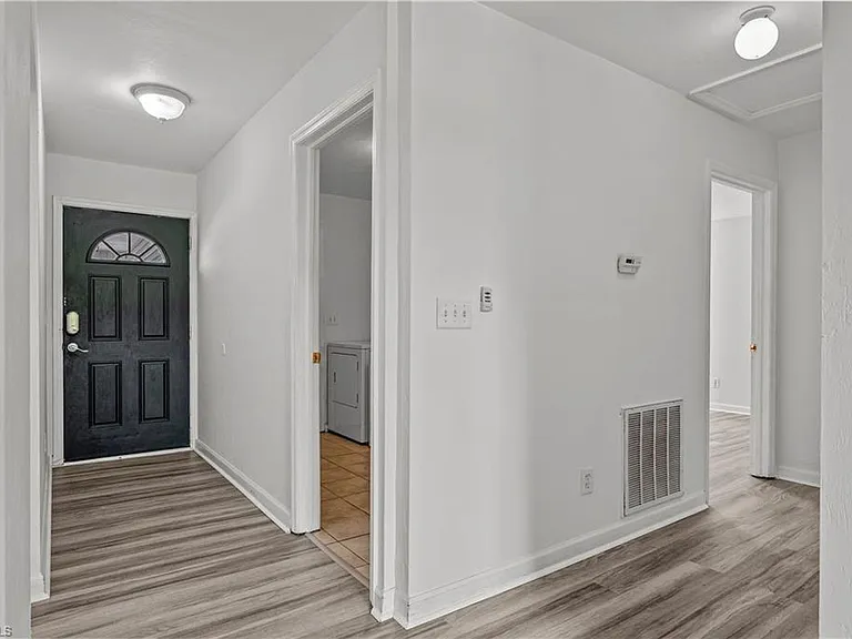 612 Santa Barbara Blvd — Photo 15