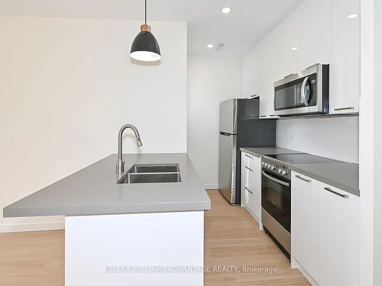 113 Woodbine Ave #UPPER — Photo 4
