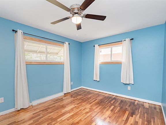 4th image of 1821 Bro Mor St
