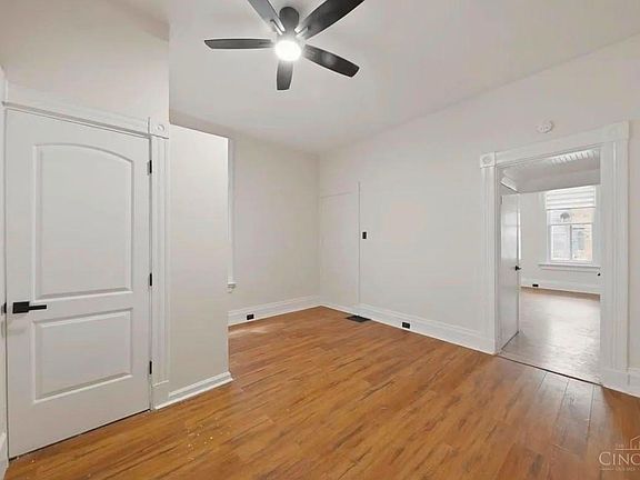 5th image of 2502 Halstead St