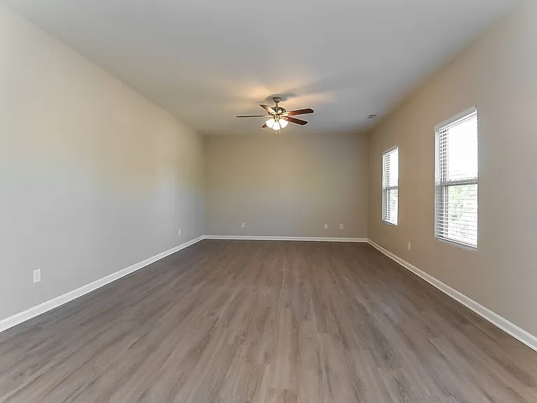 311 Caledonian Cir — Photo 6