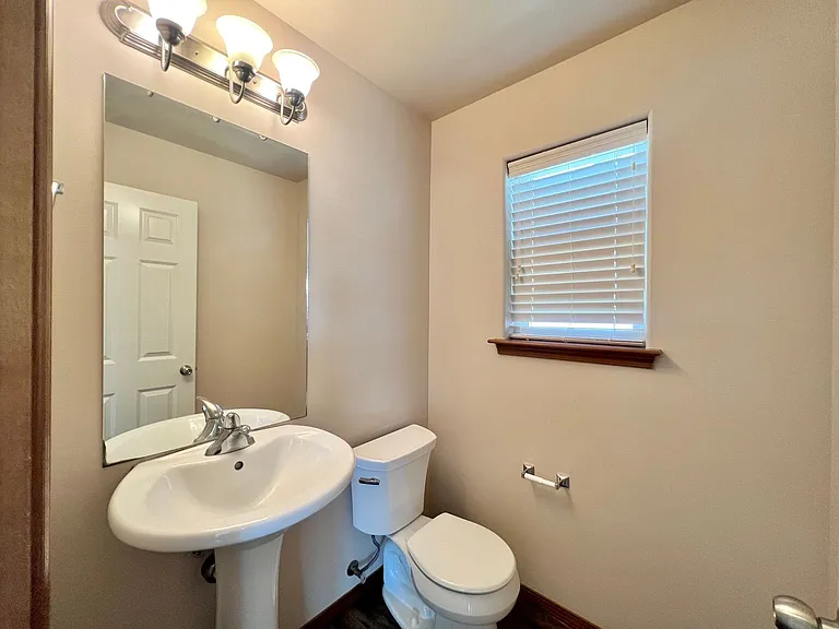 210 W Hailey Ct — Photo 8