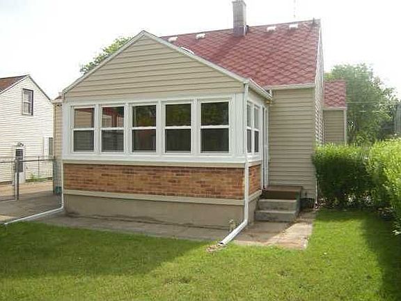 Rear view with 3 season porch