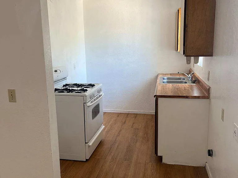 601 E Rice St #A — Photo 2