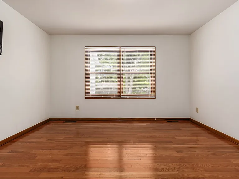 100 E Dublin Granville Rd #1 — Photo 5