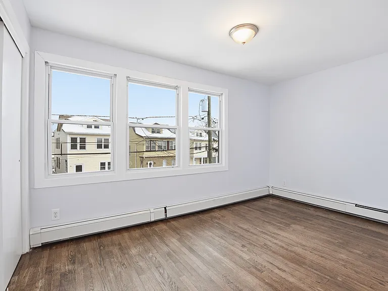 83 Sheridan St #2 — Photo 8