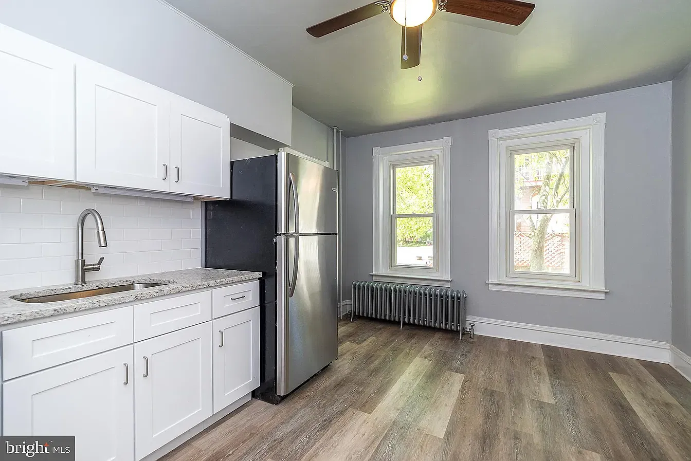 1 bed, 1000 sqft, $1,595 — Photo 1