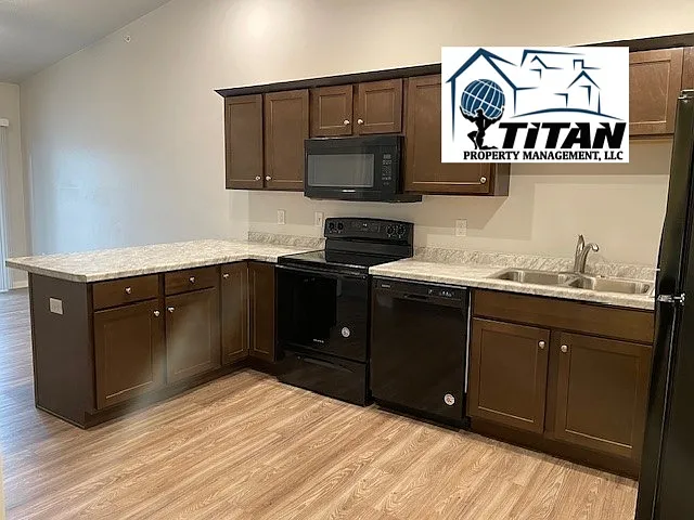 926 Superior Ave — Photo 6