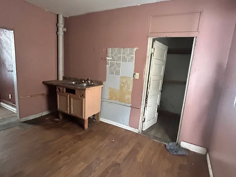 1811 W Millman St — Photo 6