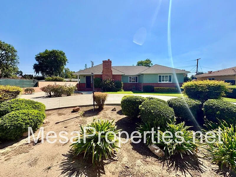 3 bed, 2.5 bath, 1827 sqft, $3,750 — Photo 1