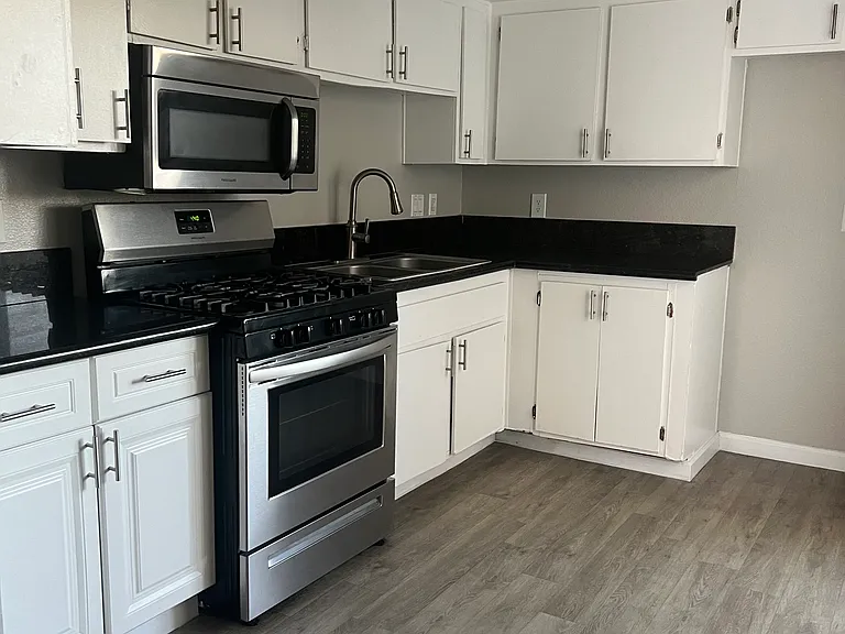 PARK CITY WALK APARTMENTS — Photo 24