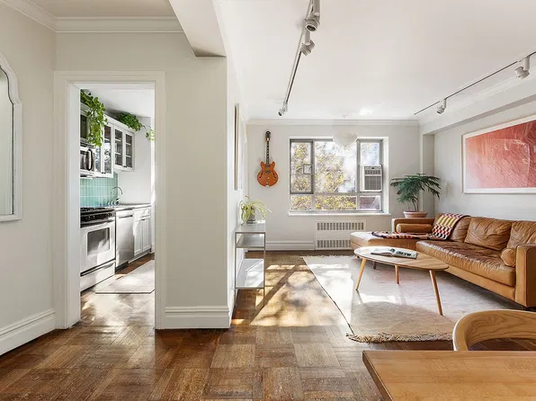 130 8th Ave APT 4B, Brooklyn, NY 11215