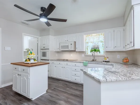 7 Harolds Cir, Richardson, TX 75081