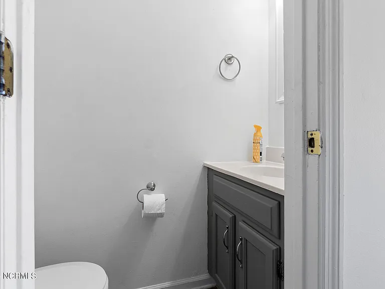 135 Greenford Pl — Photo 7