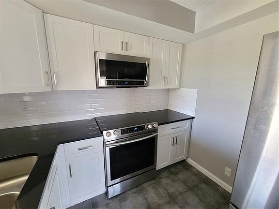 3rd image of 19505 Quesada Ave APT F201