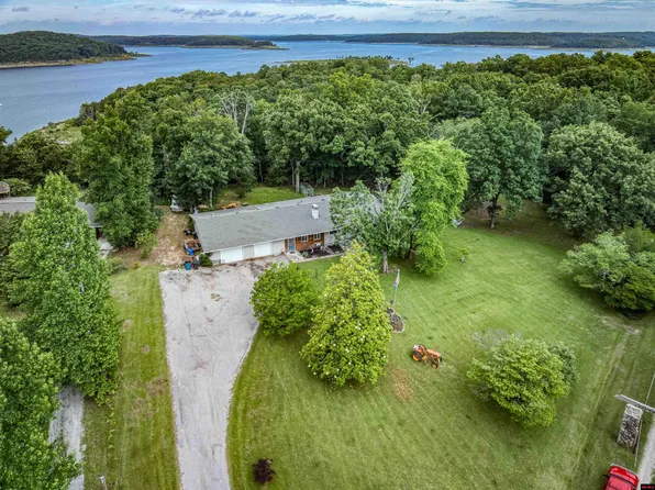 210 Northwest St, Bull Shoals, AR 72619