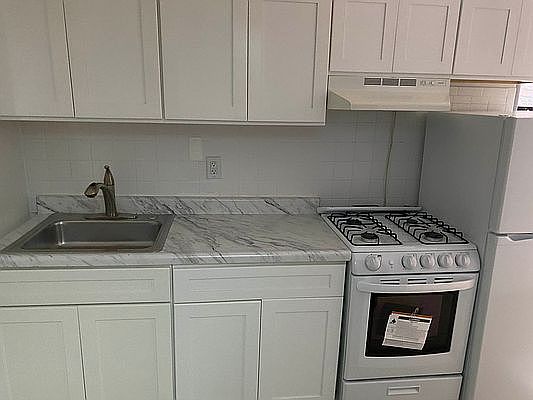 2nd image of 228 W 25th St APT 5RE