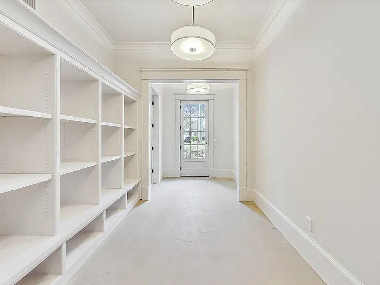 4 E Dr NE #MAIN HOUSE — Photo 8