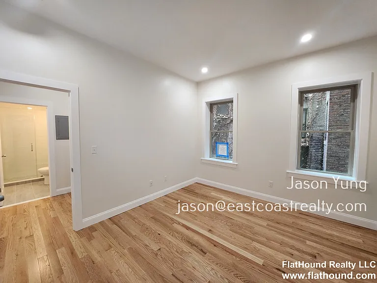 31 Queensberry St #292 — Photo 6