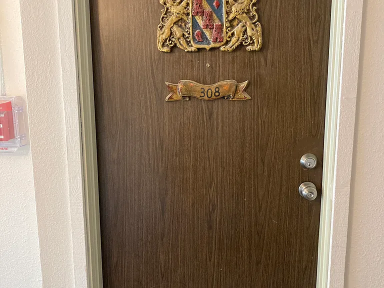 100 E Highline Cir #308 — Photo 2