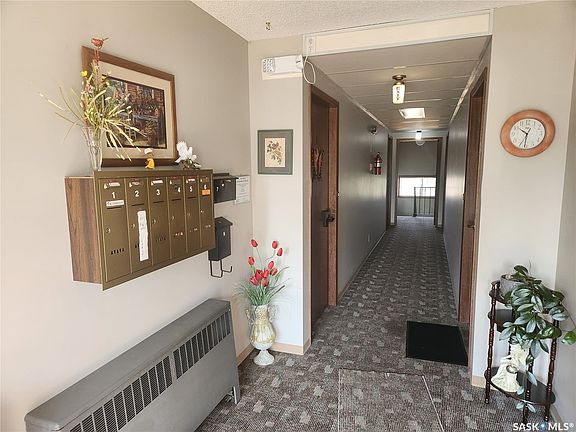 2nd image of 320 13th Avenue NE #5