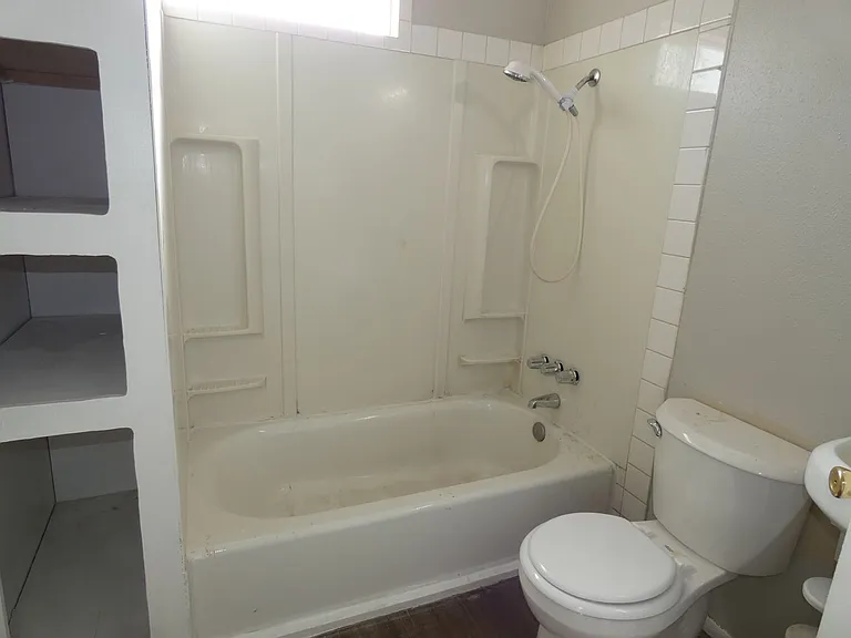 1436 E North 10th St — Photo 6
