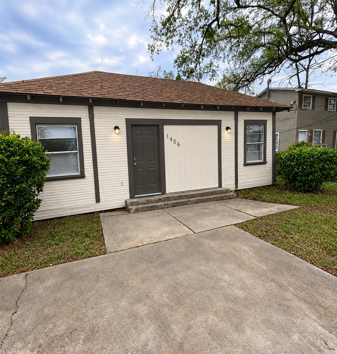 3 bed, 1.5 bath, 1496 sqft, $1,200 — Photo 1