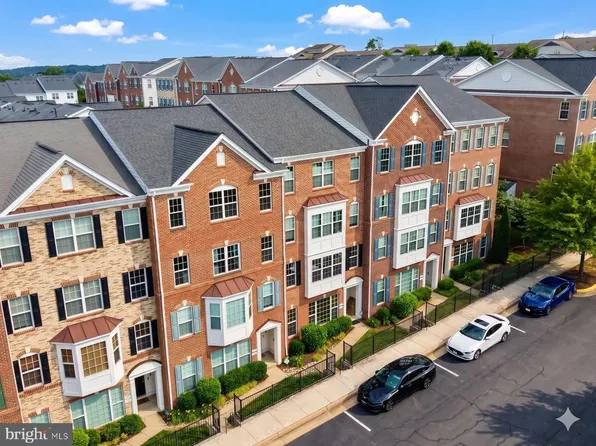 15330 Kensington Park Dr, Woodbridge, VA 22191