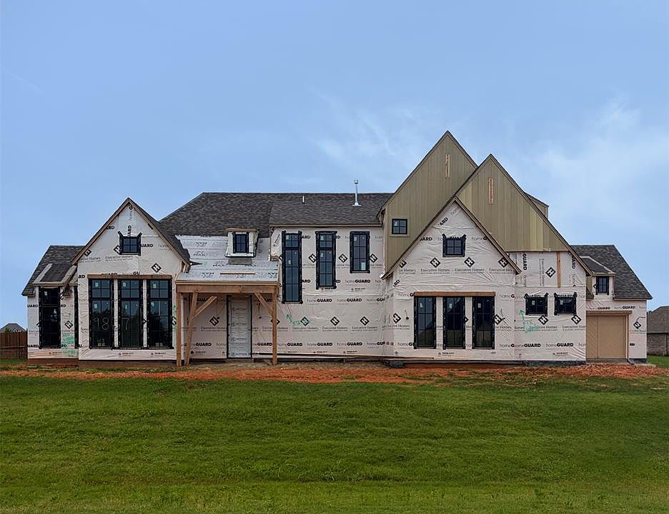 1st image of 987 Lucas Cir