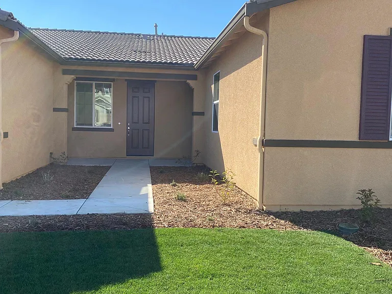 7199 E University Ave — Photo 5