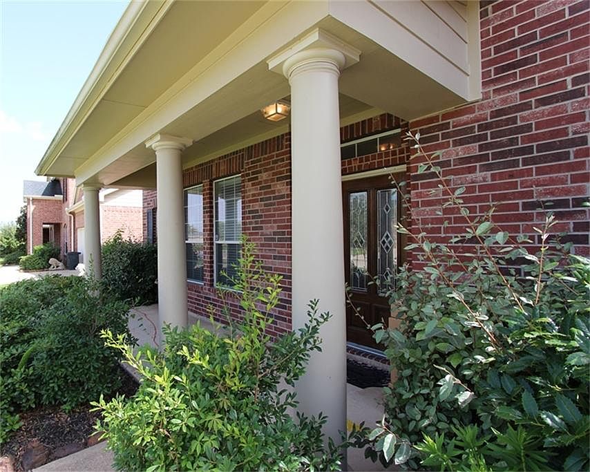 Covered front porch.
