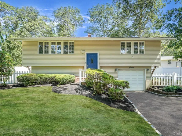7 Deepdale Drive, Commack, NY 11725