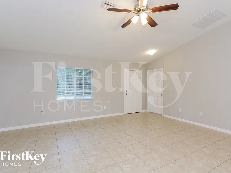 5569 Landry Ave — Photo 2
